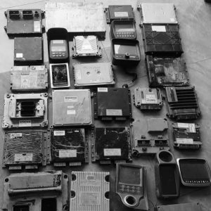 Provides dedicated links for various test sample engine controllers, displays, control panels, and other components.